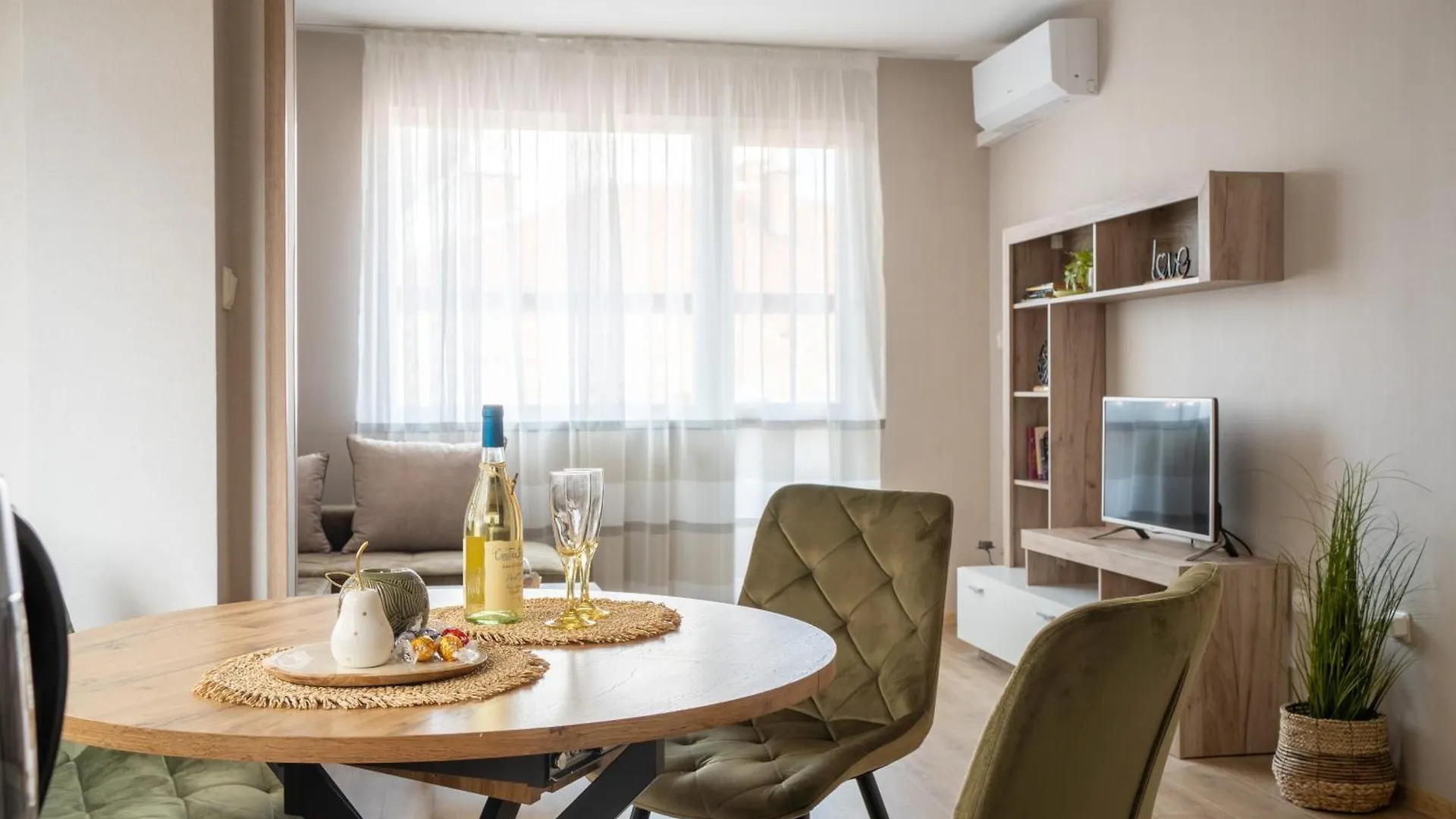 Center And Old Town Apartment Filibe